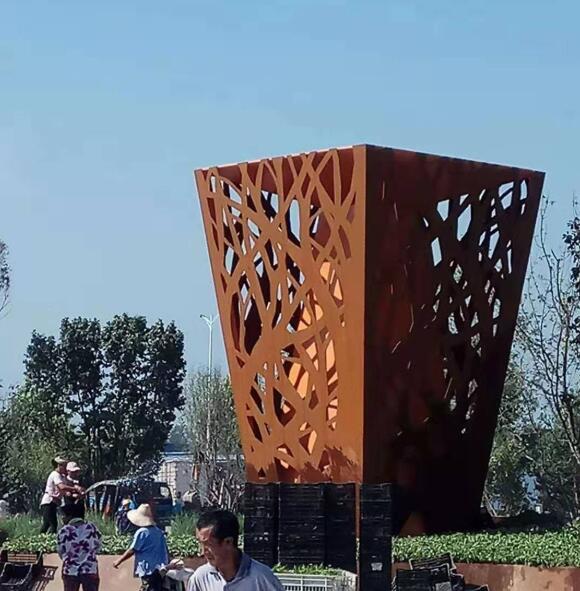 龙湖耐候钢板雕塑